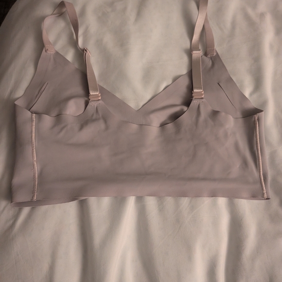 Calvin Klein Seamless V-Neck Bralette in Dusty Rose - Picture 2 of 2